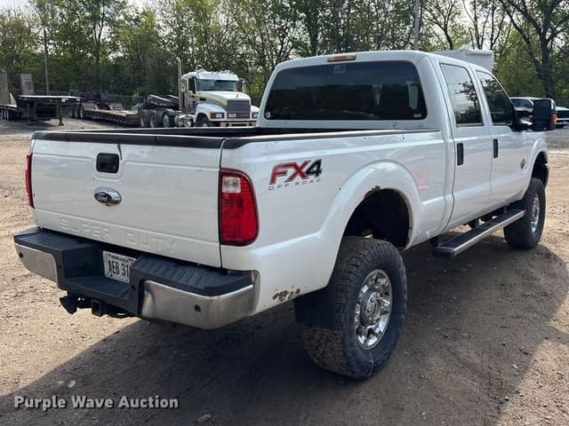 Image of Ford F-350 equipment image 4