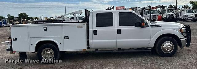 Image of Ford F-350 equipment image 3