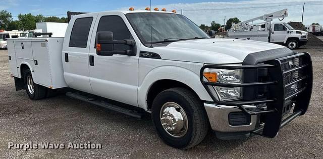 Image of Ford F-350 equipment image 2