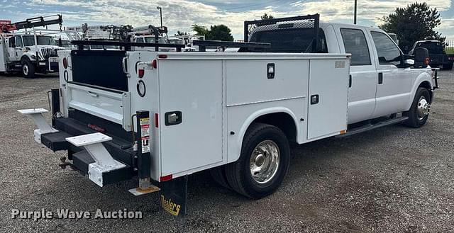 Image of Ford F-350 equipment image 4