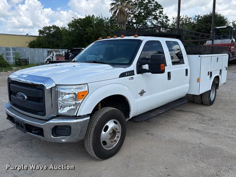 2015 Ford F-350 Equipment Image0
