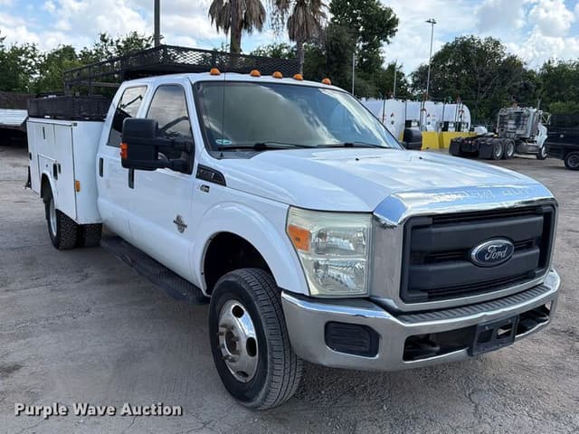Image of Ford F-350 equipment image 2