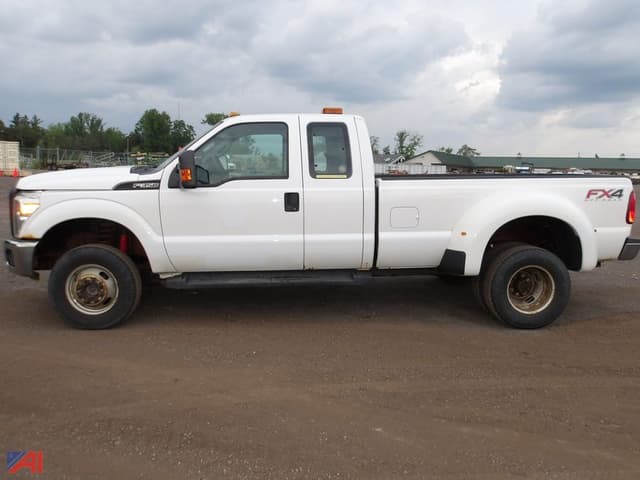 Image of Ford F-350 equipment image 1
