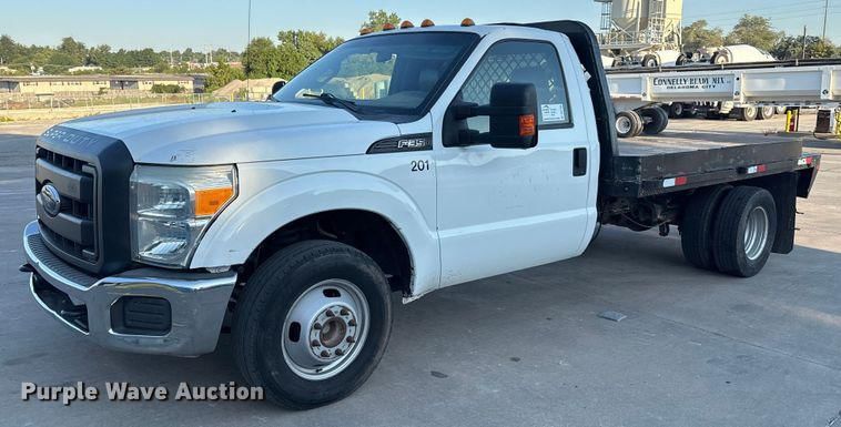 2015 Ford F-350 Equipment Image0