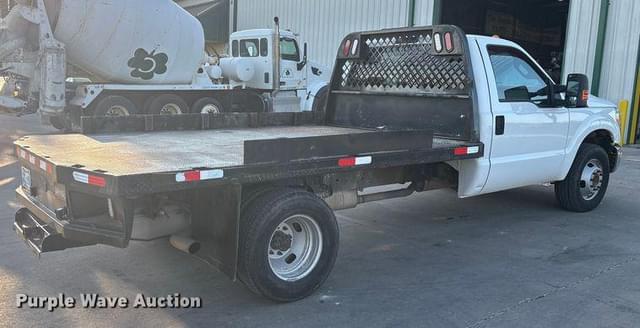 Image of Ford F-350 equipment image 4