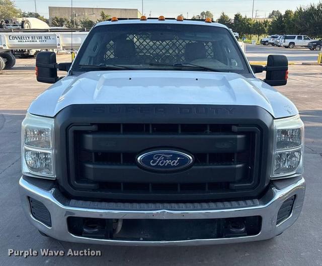 Image of Ford F-350 equipment image 1
