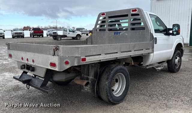 Image of Ford F-350 equipment image 4