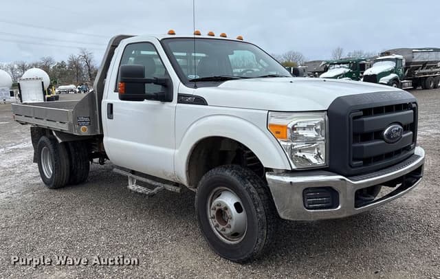 Image of Ford F-350 equipment image 2
