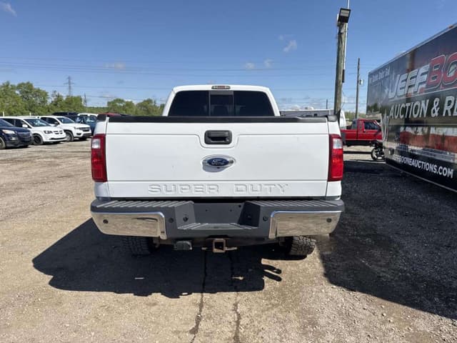 Image of Ford F-350 equipment image 3