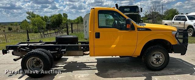Image of Ford F-350 equipment image 3