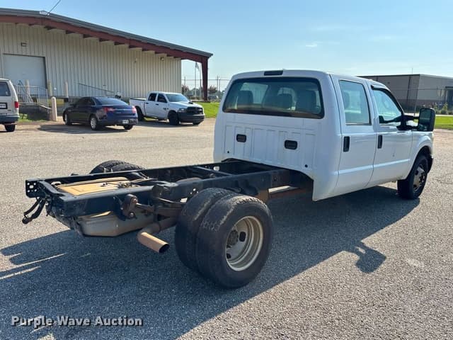 Image of Ford F-350 equipment image 4