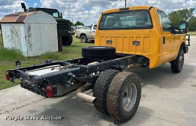 Image of Ford F-350 equipment image 4