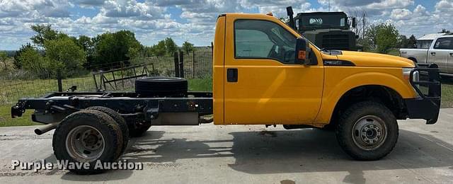 Image of Ford F-350 equipment image 3
