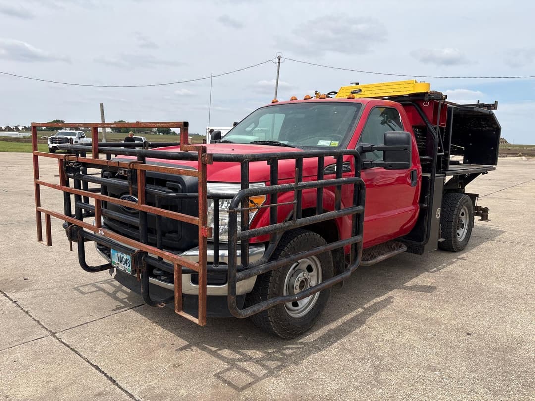 Image of Ford F-350 Primary image