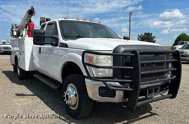 Image of Ford F-350 equipment image 2