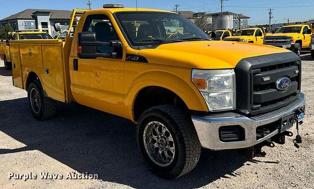 Image of Ford F-350 equipment image 2