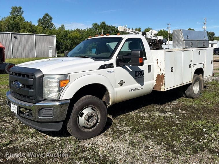 2015 Ford F-350 Equipment Image0
