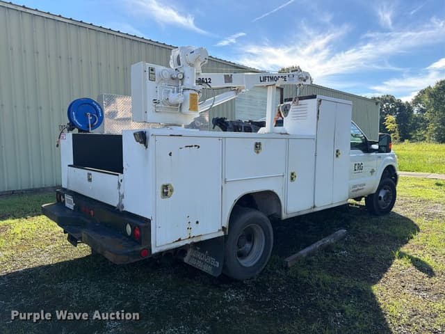 Image of Ford F-350 equipment image 4