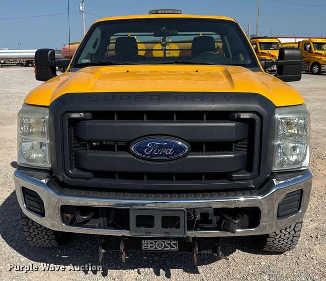 Image of Ford F-350 equipment image 1