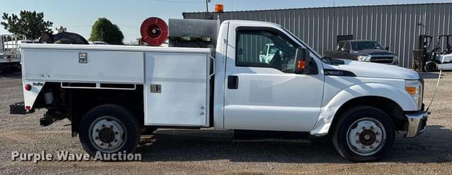Image of Ford F-350 equipment image 3