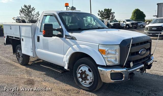 Image of Ford F-350 equipment image 2