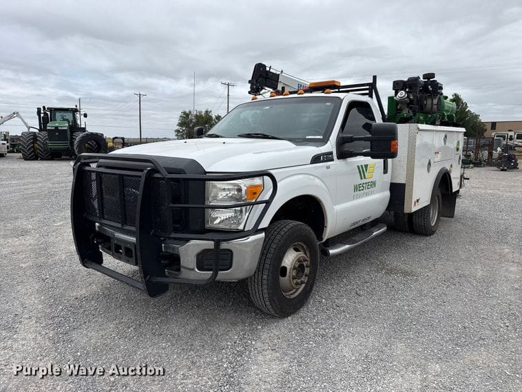 2015 Ford F-350 Equipment Image0