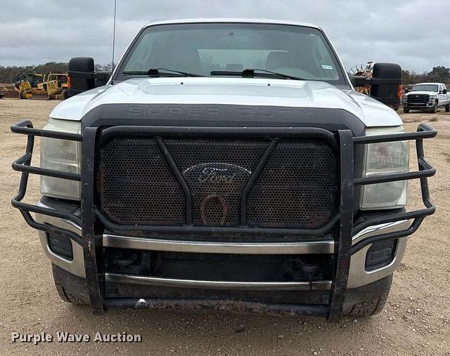 Image of Ford F-350 equipment image 1