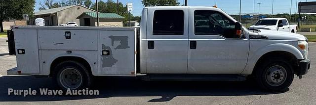 Image of Ford F-350 equipment image 3
