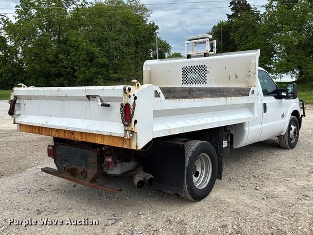 Image of Ford F-350 equipment image 4