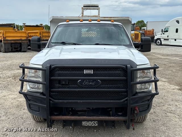 Image of Ford F-350 equipment image 1