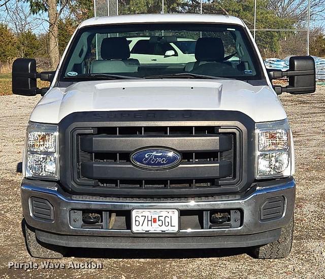 Image of Ford F-350 equipment image 1