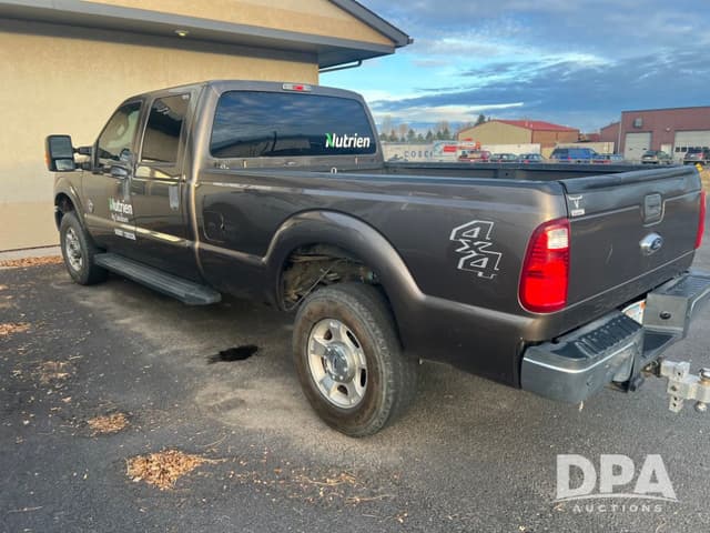 Image of Ford F-350 equipment image 2