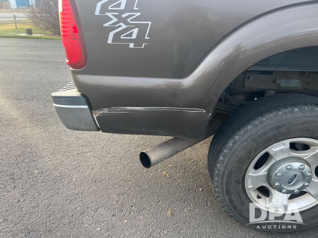 Image of Ford F-350 equipment image 3