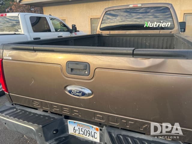 Image of Ford F-350 equipment image 4