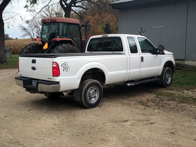 Image of Ford F-350 equipment image 3
