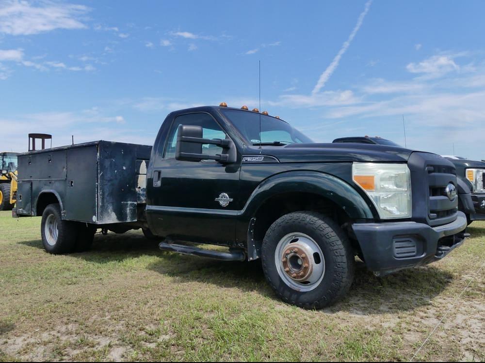 Image of Ford F-350 Primary image