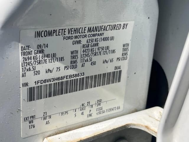 Image of Ford F-350 equipment image 2