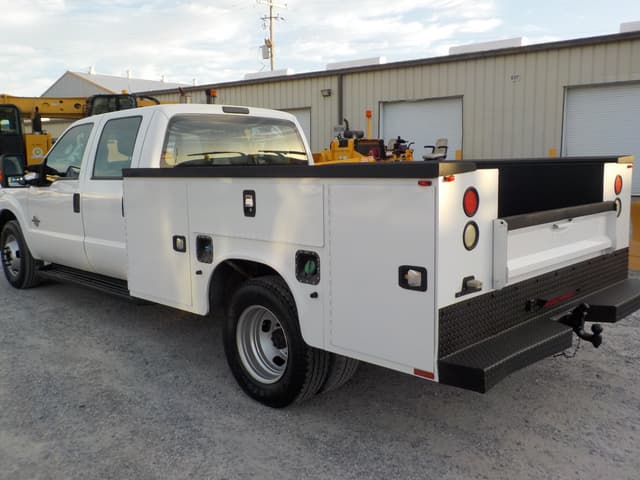 Image of Ford F-350 equipment image 3