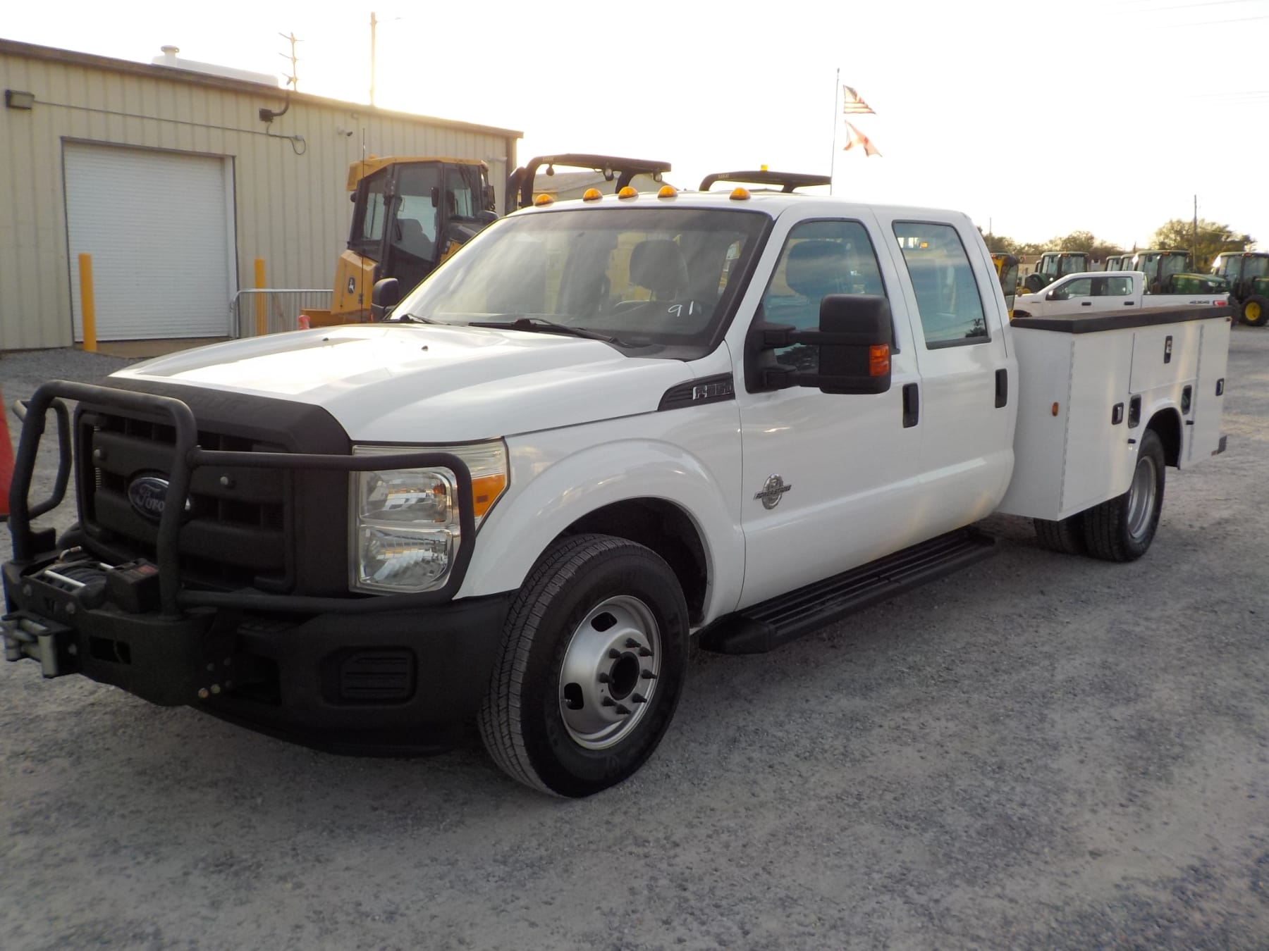 2015 Ford F-350 Equipment Image0