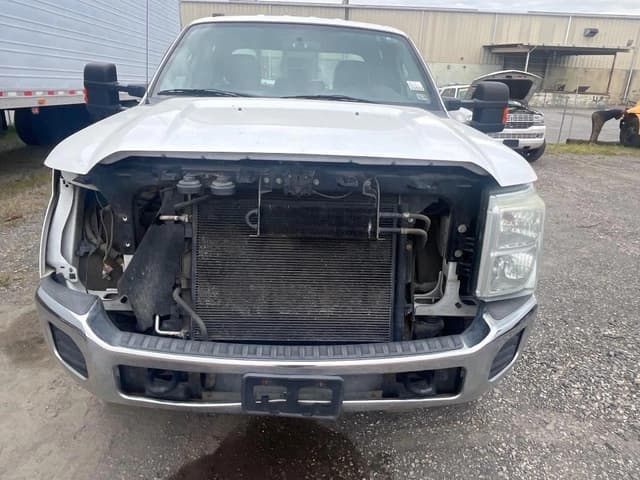 Image of Ford F-350 equipment image 4