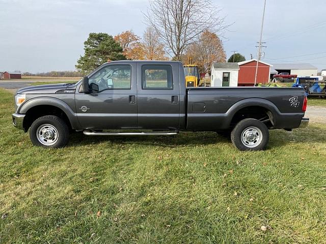 Image of Ford F-350 equipment image 3