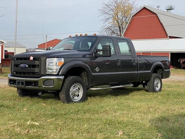 Image of Ford F-350 equipment image 2