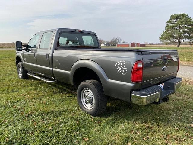 Image of Ford F-350 equipment image 4