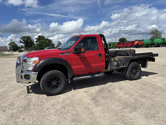 Image of Ford F-350 equipment image 1