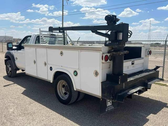 Image of Ford F-450 equipment image 4