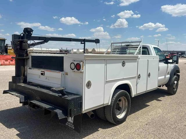 Image of Ford F-450 equipment image 3