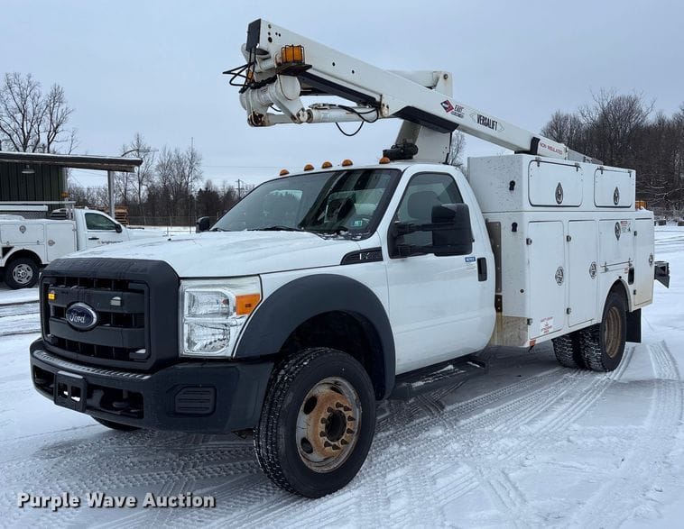 2015 Ford F-450 Equipment Image0