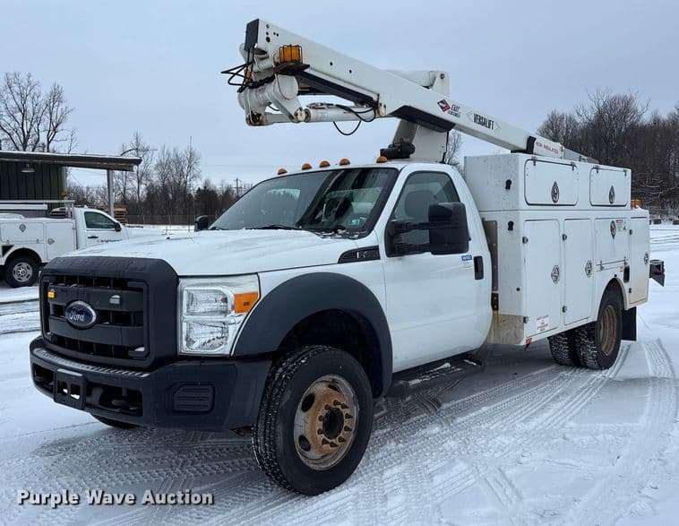 Image of Ford F-450 Primary image