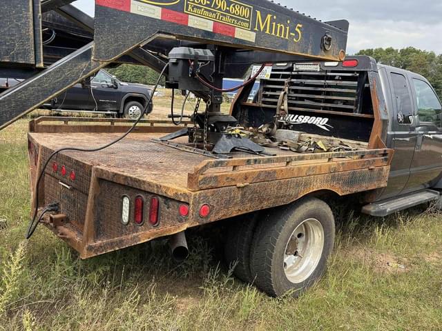 Image of Ford F-450 equipment image 4