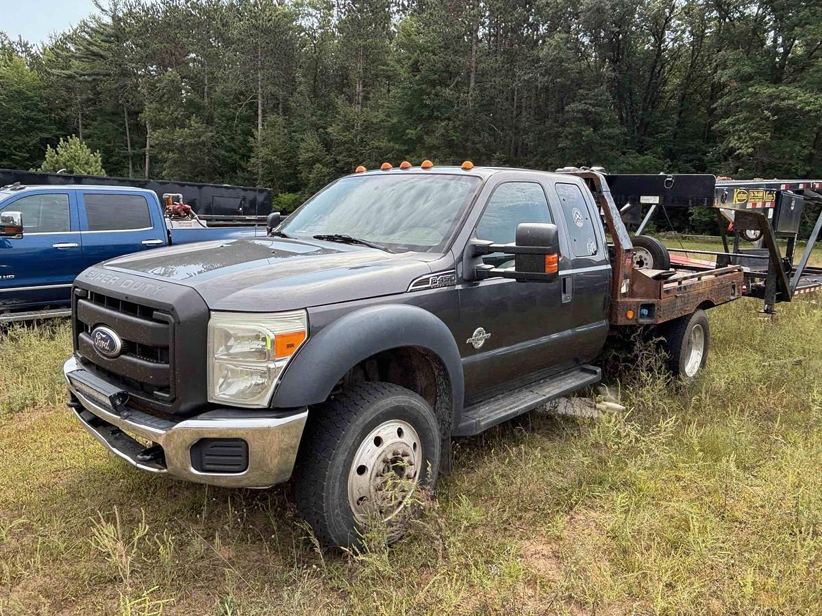2015 Ford F-450 Equipment Image0